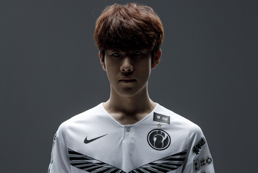 2025LPL年度最佳阵容：Xiaohu、jiejie、Scout、Viper、Meiko